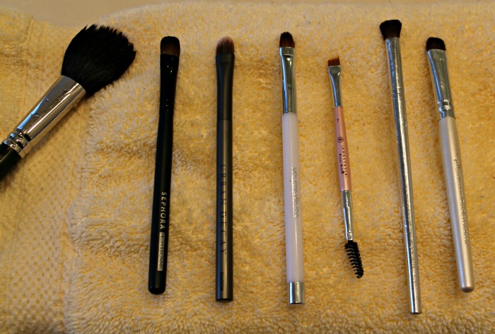 How to Clean Make-Up Brushes