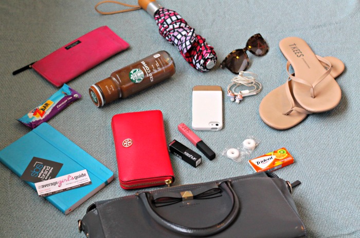 what's in my bag // essentials for the average girl